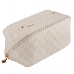 Косметичка "Скарлетт", 24*12,5 см * Рандомный выбор дизайна (9037-007)