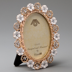 Фоторамка "Квіти" (10*12 см, ф - 6*8 см) (011V)