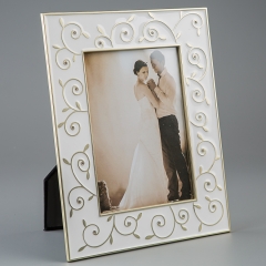Фоторамка "Обійми" (19*25 см, ф - 13*18 см) (142C)