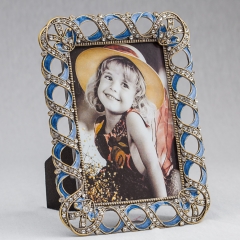 УЦІНКА Фоторамка "Стрічечки" (14*19 см, ф - 10*15 см) (Ржаве кріплення/Нерівно приклеєне каміння) (059MA)