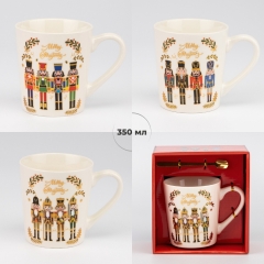 Кружка с ложечкой "Волшебные щелкунчики", 350 мл * Рандомный выбор дизайна (9250-034)
