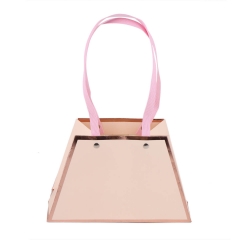 Коробка для цветов "Сумочка" 211310, пудровая (8916-009-2)