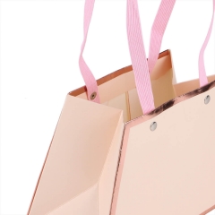 Коробка для цветов "Сумочка" 211310, пудровая (8916-009-2)