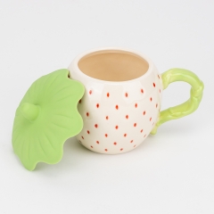 Кружка з кришкою "Полуниця", кремова, 450 мл (9304-023)