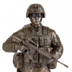 Статуэтка "Военный с собакой", 29 см (76959A4)