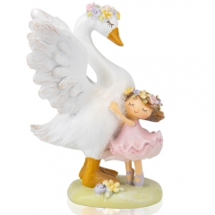 Фигурка "Объятия с лебедем", 16,5 см (6013-034)