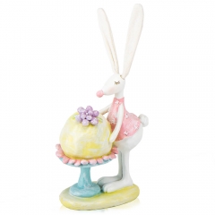 Фигурка "Кролик с десертом", 22 см (6013-037)