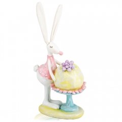 Фигурка "Кролик с десертом", 22 см (6013-037)