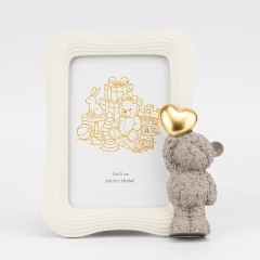 Фоторамка "Ведмежатко з серцем", айворі, 15,5*19,5 см (2023-007)