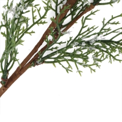 Заснеженная еловая ветка 74 см (6015-020)