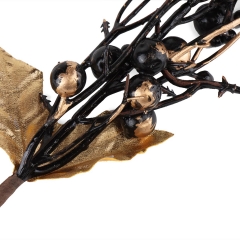 Декоративна гілка "Зимовий подарунок" чорно-золота (2010-127)