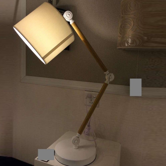 Настільна лампа торшер з бежевим абажуром і регульованою ніжкою (ZD004TW)