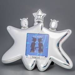 УЦІНКА Фоторамка "Близнюки" (13 см) (Погана упаковка, мікроподряпини, чорні крапки) (309N)