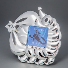 УЦІНКА Фоторамка "Скорпіон" (13 см) (Погана упаковка, мікроподряпини, чорні крапки) (314N)