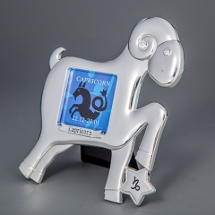 Фоторамка "Козерог" (12 см) Плохая упаковка, микроцарапины, черные точки (316N)