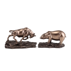 Набор статуэток "Бык и медведь" (10 см) (77487Y1)