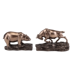 Набор статуэток "Бык и медведь" (10 см) (77487Y1)