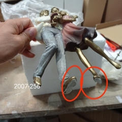 УЦІНКА Статуетка Весняна прогулянка", 29 см (Дефект фарбування,дефект лиття,напливи) (00BR-2007-256)