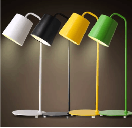 Настільна лампа класична в 4-х кольорах (ZD014TW)
